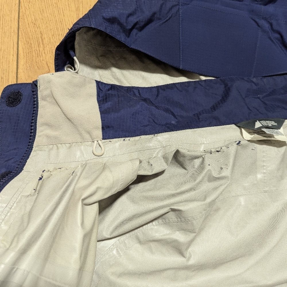 Mountain Hardware raincoat size S Women's - Picture 6 of 8